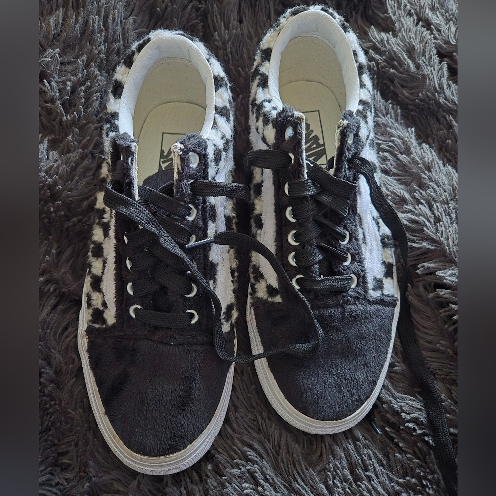 VANS | Sherpa Black and White Checkerboard Sneakers Sz 7.5 M / 9 W